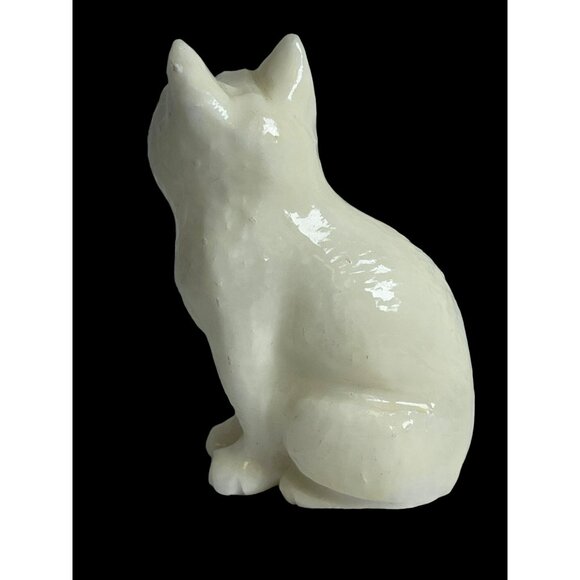 Vintage White Alabaster Cat Figurine With Yellow Eyes Made In Japan - Picture 2 of 5